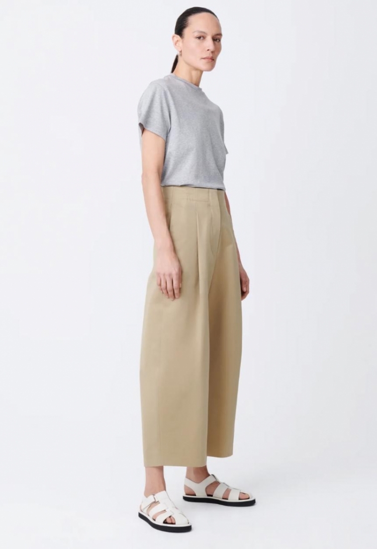 DEEP PLEAT VOLUME ANKLE CROP TAN