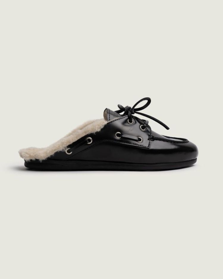Boat Loafer Mule Fur  600 Black