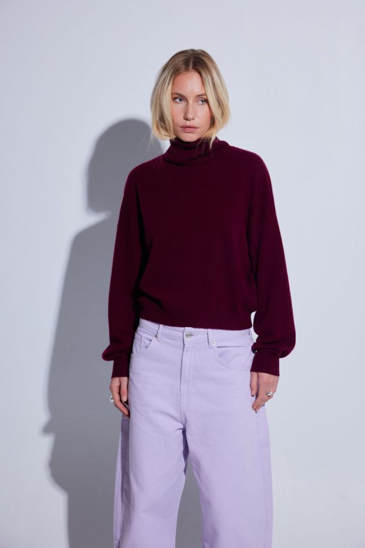 SUNDANCE ROLL NECK - BURGUNDY