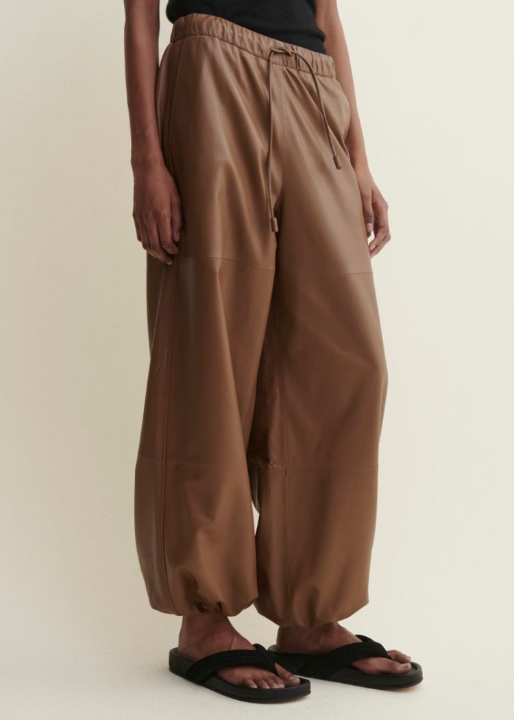 PILAR - TRUFFLE BROWN